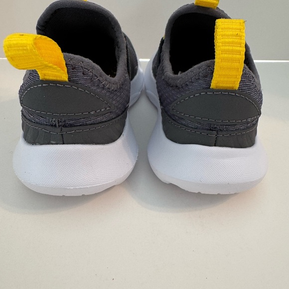 Under Armour UA BPS Outhustle 2 Slip little kids size 13 w/box - Picture 5 of 9